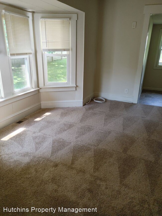 Foto del edificio - 2 br, 1 bath House - 5 Carroll Ave