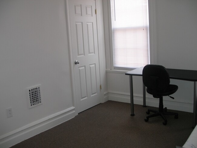 Photo - 930 French St House