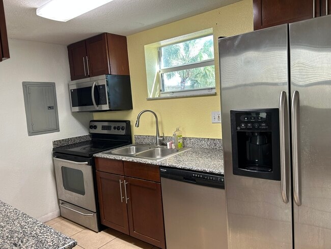 Kitchen - 8950 SW 69th Ct