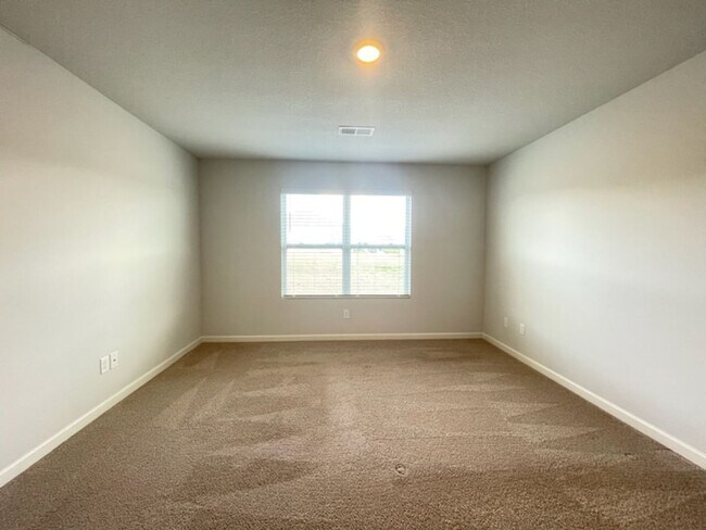 Foto del edificio - BRAND NEW HOME!