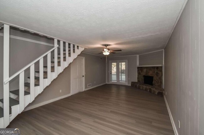 Building Photo - 2706 Timber Valley Dr