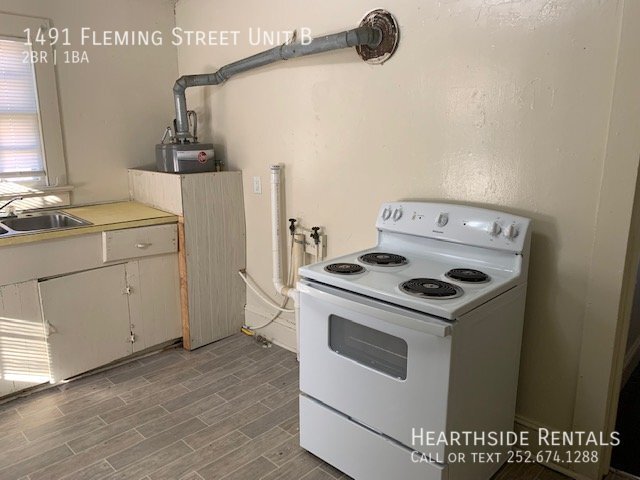 Foto del edificio - 2 Bed / 1 Bath Duplex on Fleming