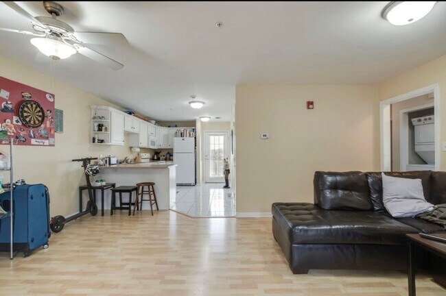 Foto del edificio - Knoxville 37916 - 3 bedroom, 2 bath condo ...