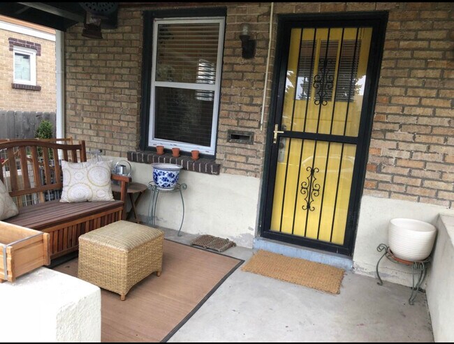 Foto del edificio - 2621 N Columbine St