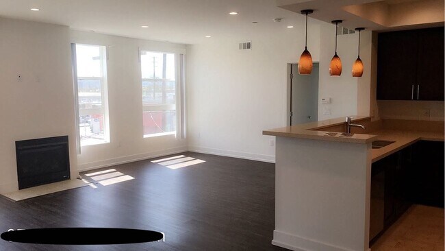 Foto del edificio - 6222 Kester Ave