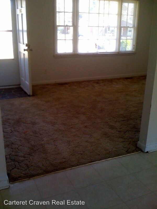 Foto del edificio - 303 Tallpine Rd