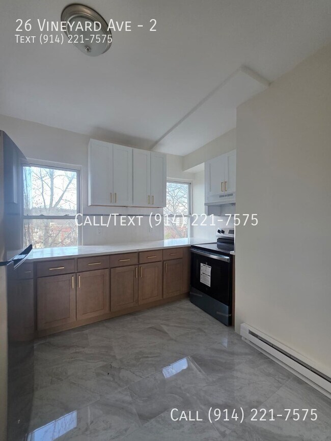 Building Photo - 26 Vineyard Ave