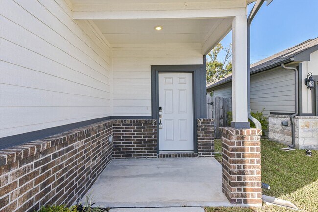 Foto del edificio - 5723 Madden Ln