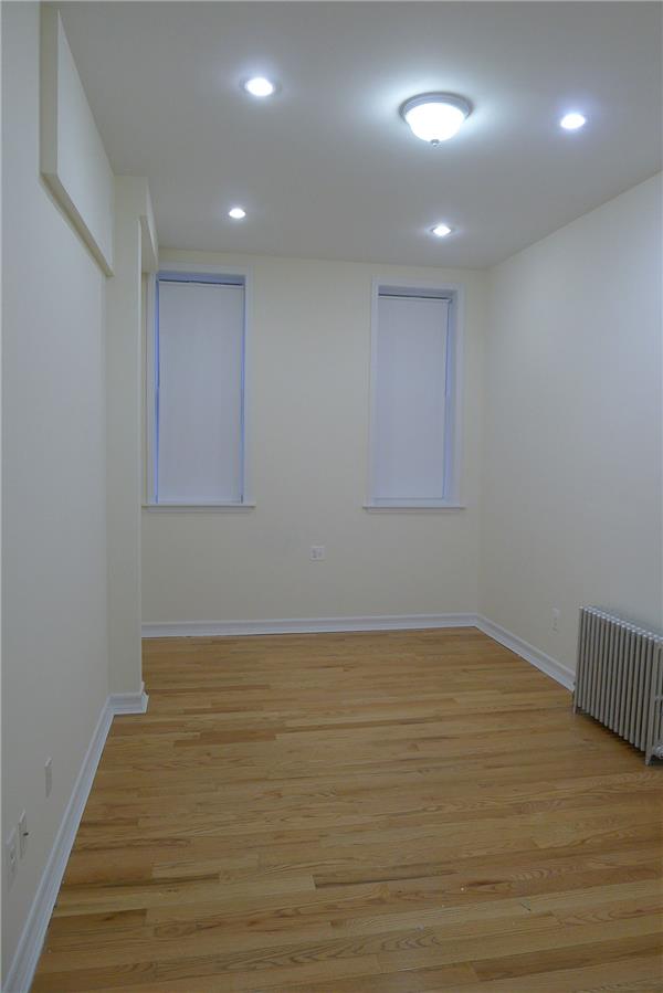 Foto del edificio - 1130 Manhattan Ave