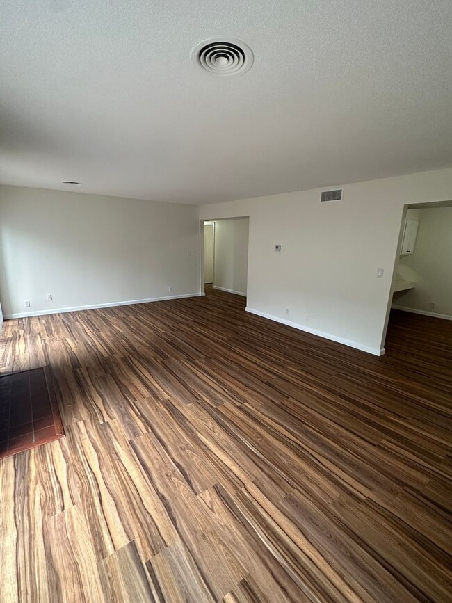 Foto del edificio - 2BD/2BA Condo located in Germantown!