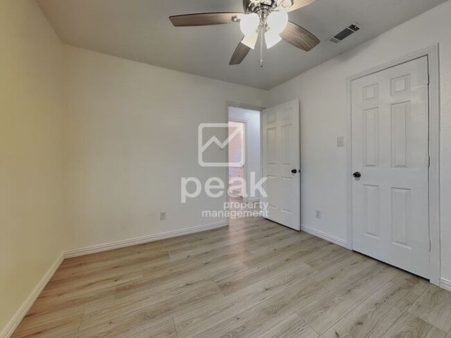 Building Photo - $2249! 3 Bed2 Bath in Watauga! COMING SOON! All appliances INCLUDED!