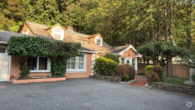 Building Photo - 445 W Hartsdale Ave