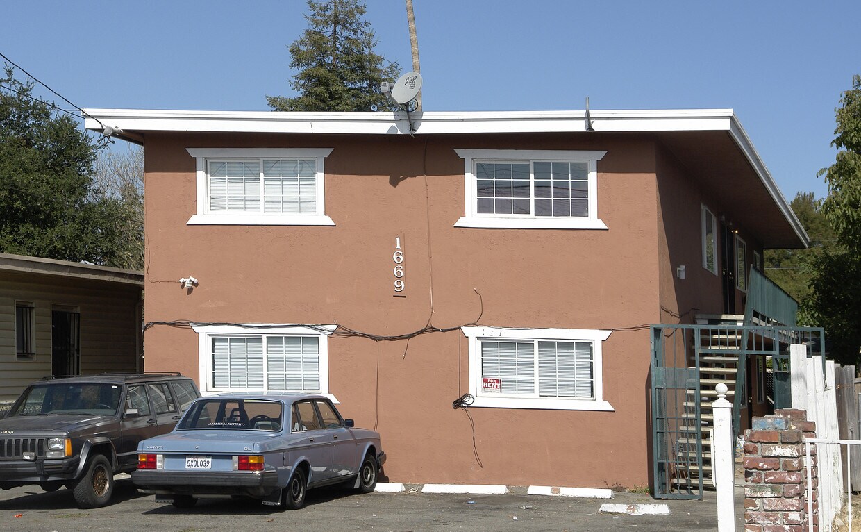 Primary Photo - 1669 81st Ave