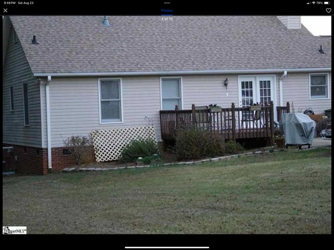 Foto del edificio - 395 Beechwood Dr