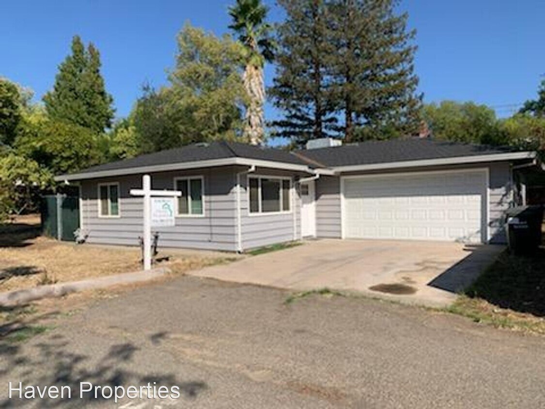 2 br, 1 bath House 7355 Lincoln Avenue House Rental in Carmichael