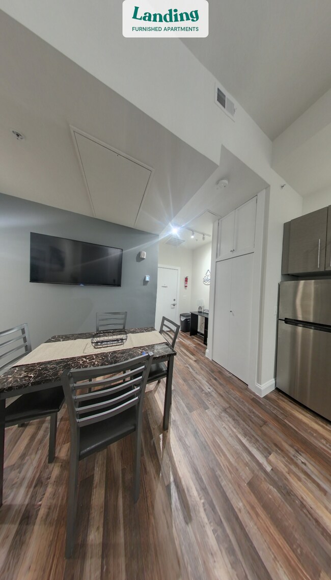 Building Photo - 8 E Fayette St