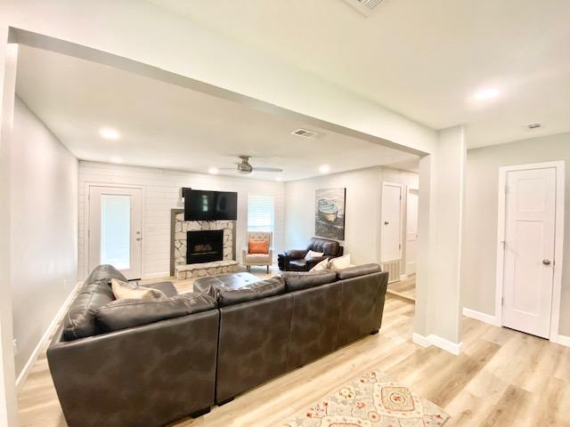 Foto del edificio - 113 Meadow Woods Ln