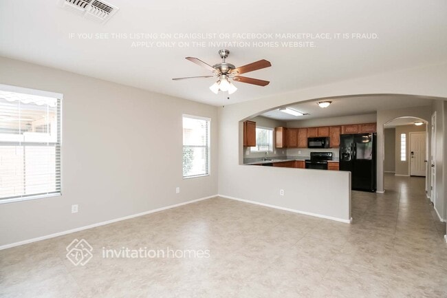 Building Photo - 38166 N Sandy Dr