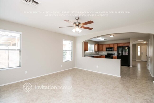 Foto del edificio - 38166 N Sandy Dr