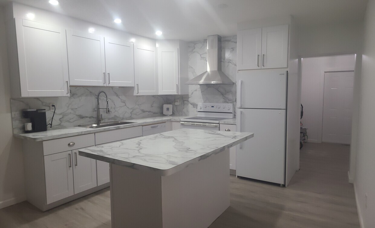 Photo - 3031 NE Savannah Rd (Jensen Beach, FL)