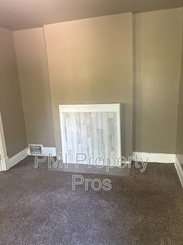 Building Photo - 1413 N 37th St