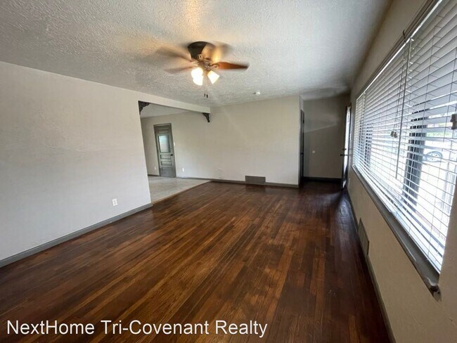 Foto del edificio - 3 br, 2 bath House - 3829 NW Ferris Ave