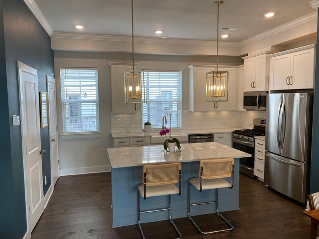 Kitchen - 1310 Nandina St