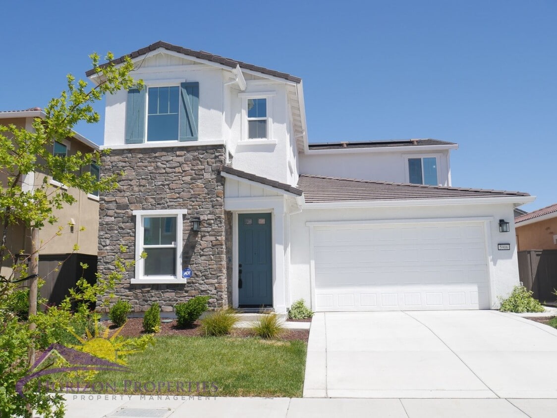 Primary Photo - Modern Two-story 4 Bed 3.5 Bath 2,786 sqft...