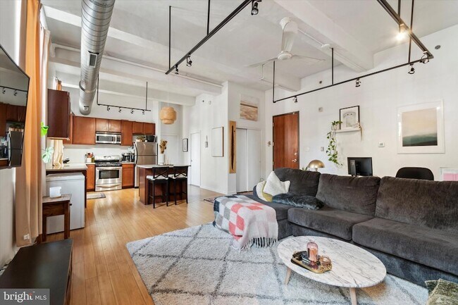 Foto del edificio - 1637 Poplar Street Unit N1