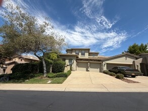 Building Photo - 1014 Gamay Dr