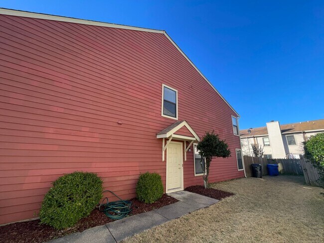 Building Photo - Kempsville Lake