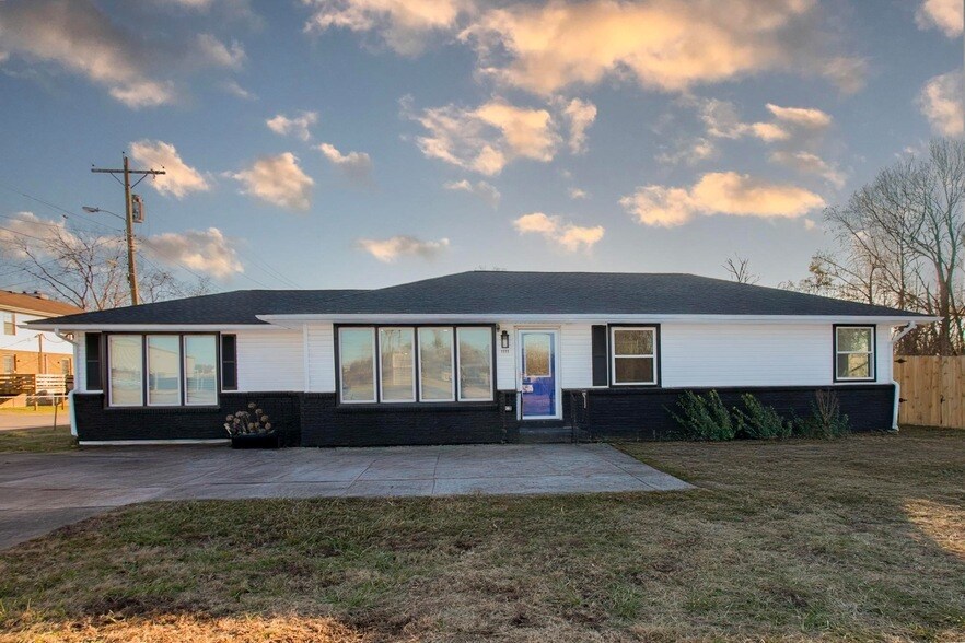 Foto principal - 1111 Westchester Dr