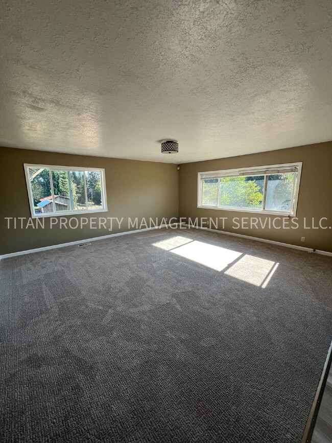 Building Photo - Charming 4-Bed Farm house with 2.5 Baths o...