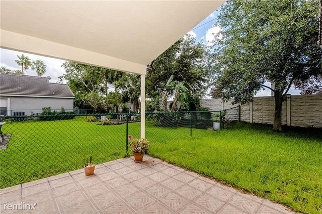 Foto del edificio - 3 br, 2 bath House - 5805 N Plum Bay Pkwy