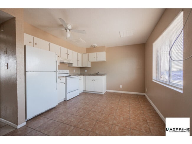 Building Photo - $250 OFF FIRST MONTH'S RENT MOVE IN SPECIA...