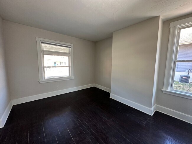 Building Photo - Cheviot- Adorable 3 Bed 2 Bath
