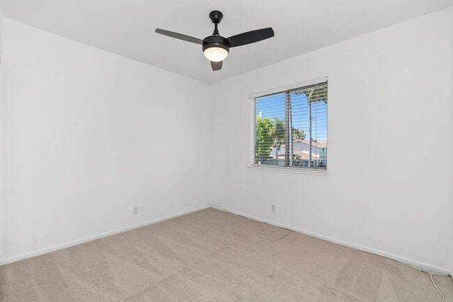 Building Photo - Charming Huntington Beach Townhome | Prime...