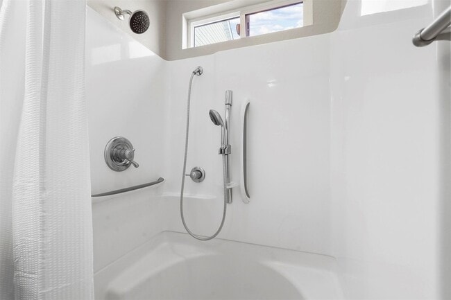 Building Photo - 20602 Hackberry Creek Park Rd