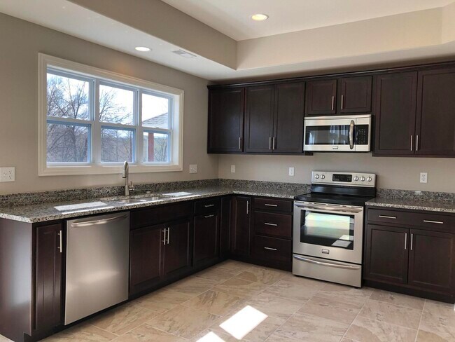 Foto del edificio - 7414 Pemberton Dr