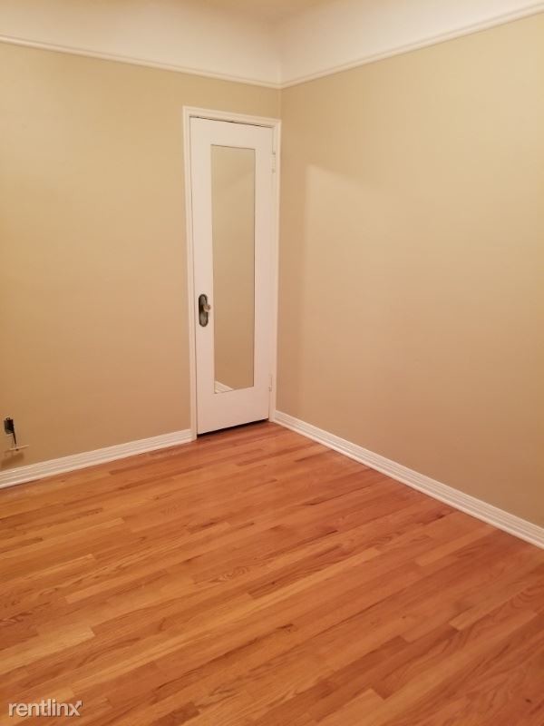 Building Photo - 1 br, 1 bath Apartment - 3416 E 2nd St