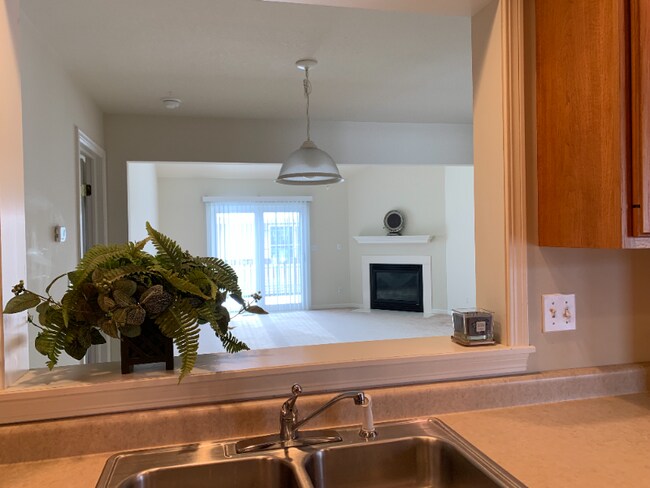 Building Photo - 3905 Balmoral Dr