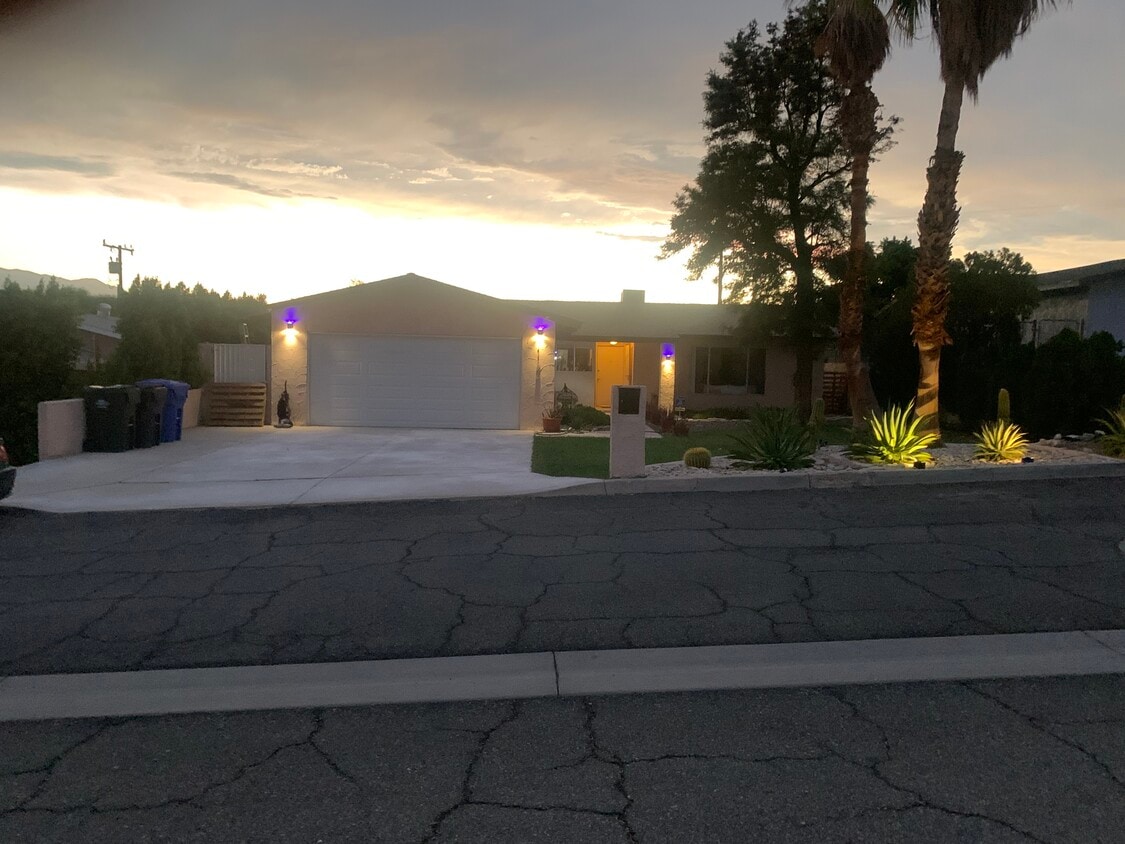 Building Photo - 11645 Ambrosio Dr