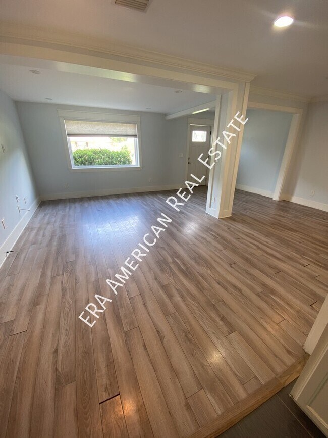 Foto del edificio - 212 Ajax Dr NW