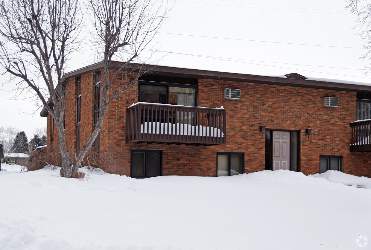 Foto del edificio - 817 Golf View Ln