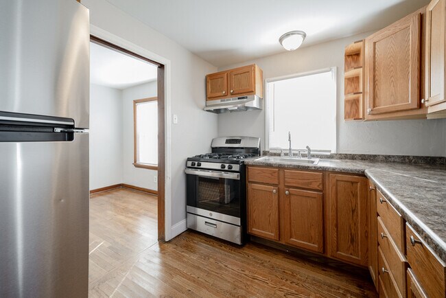 Foto del edificio - NOW OFFERING FIRST FULL MONTH FREE IF MOVE...