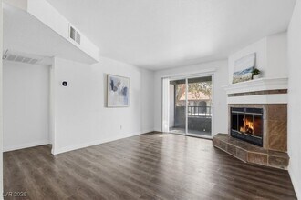 Building Photo - 2606 S Durango Dr