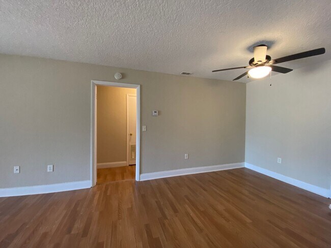 Building Photo - 2BD/2BA Condo in Maitland!