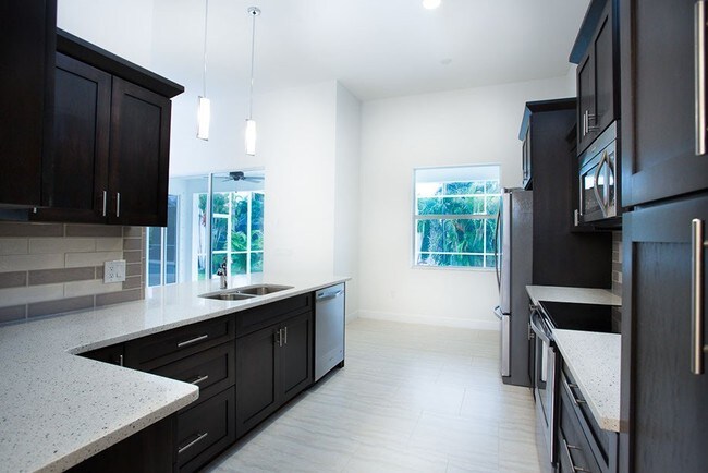 Foto del edificio - 5224 SW 27th Pl