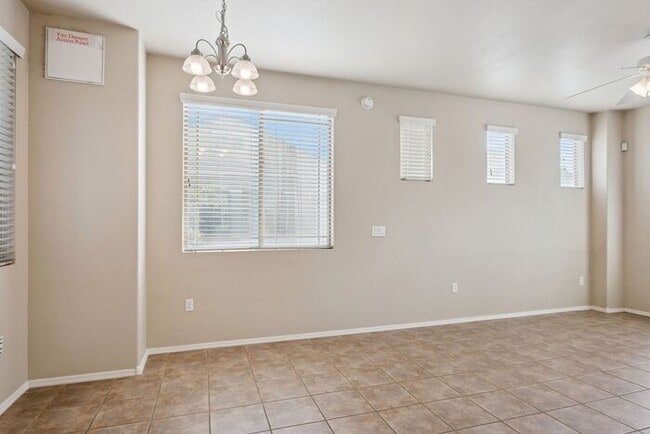 Foto del edificio - 2401 E Rio Salado Pkwy