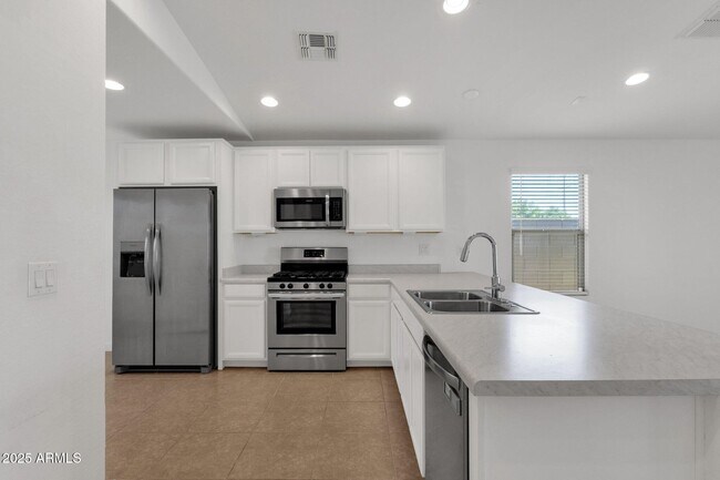 Foto del edificio - 7430 S 22nd Ln